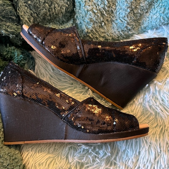TOMS Black sequins peep-toe wedge **RETIRED** - Picture 4 of 7
